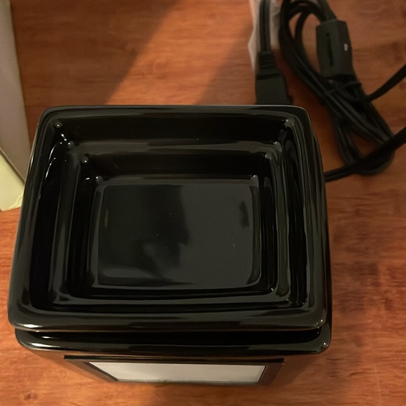 NIB Retired Scentsy Cube Ebony wax burner with Gallery Frames - Picture 3 of 11